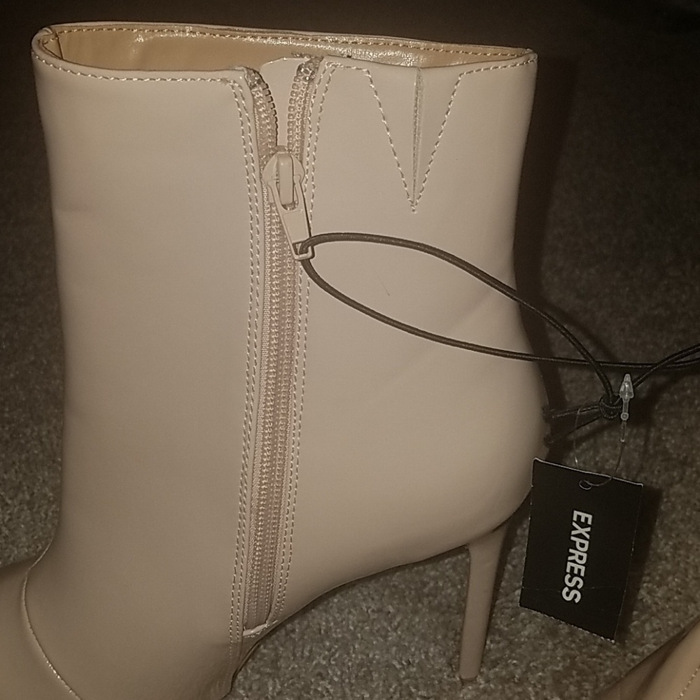 Express Patent Booties - Picture 3 of 7